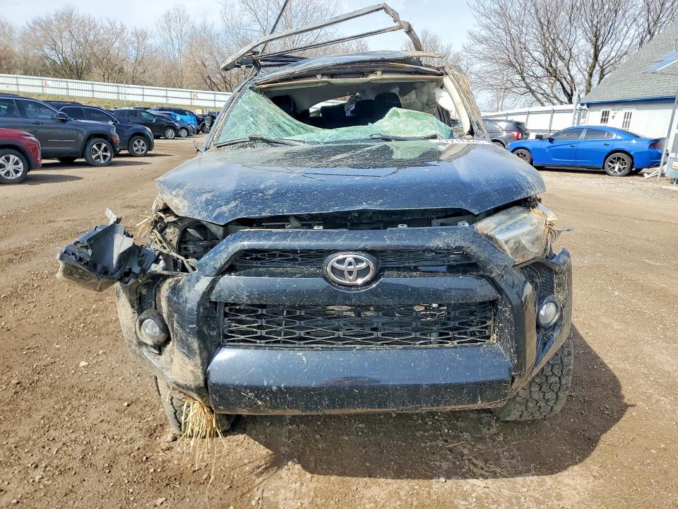47218446 :رقم المزاد ، JTEBU5JR8H5427282 vin ، 2017 Toyota 4runner مزاد بيع