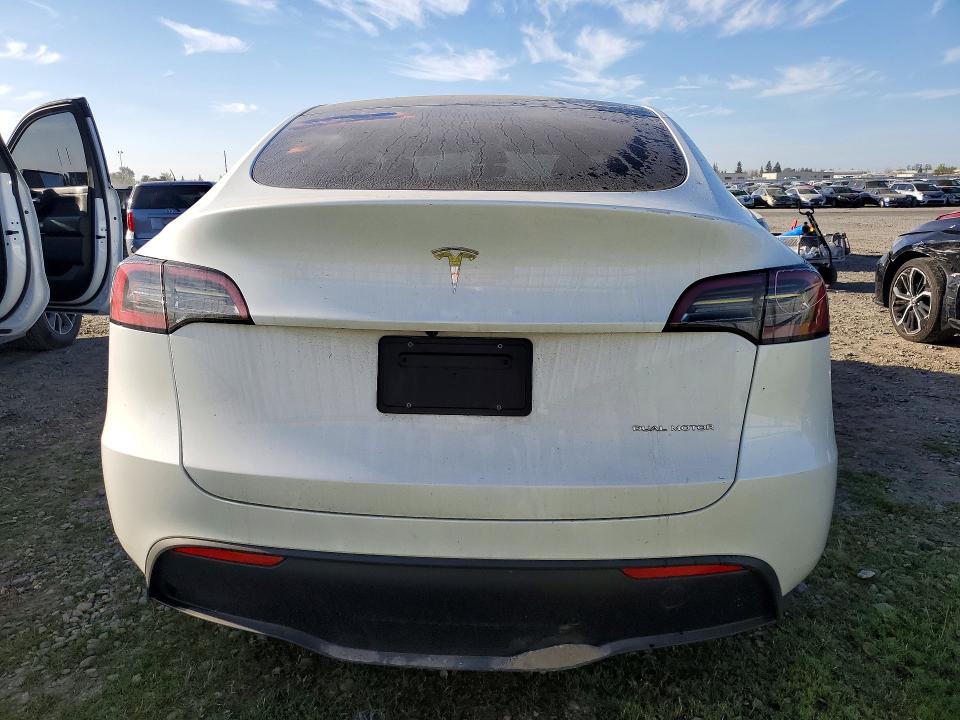Продажа на аукционе авто 2023 Tesla Model Y, vin: 7SAYGDEEXPF685178, номер лота: 46210286