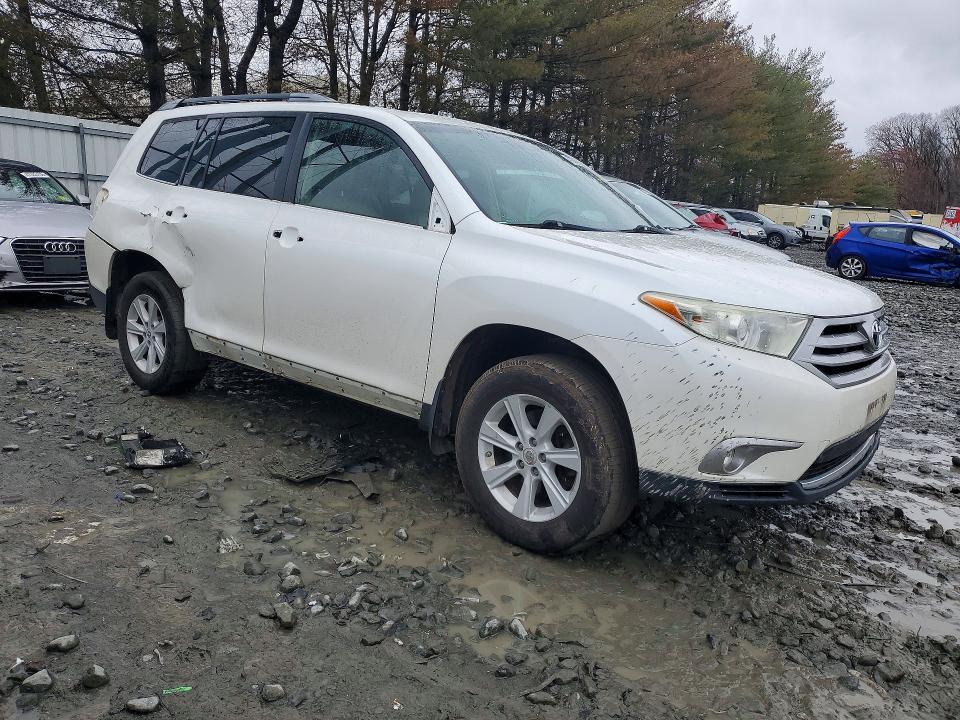47236526 :رقم المزاد ، 5TDBK3EH2DS210945 vin ، 2013 Toyota Highlander مزاد بيع