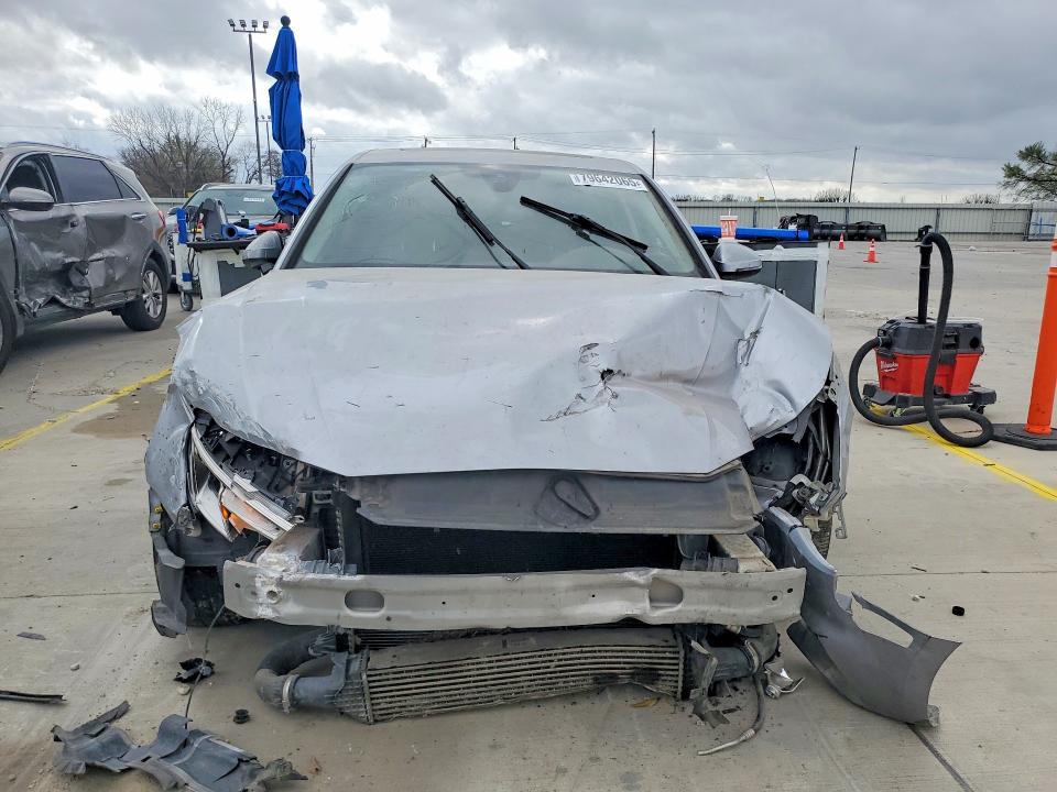 79642065 :رقم المزاد ، WAUKMAF43JN013226 vin ، 2018 Audi A4 مزاد بيع
