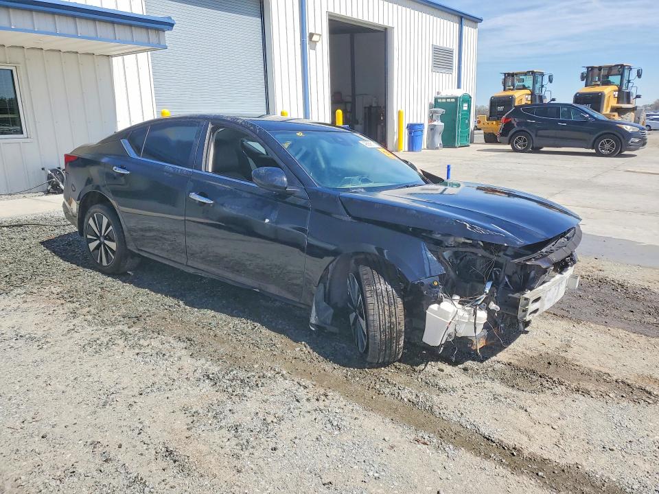 46568616 :رقم المزاد ، 1N4BL4DW3NN359378 vin ، 2022 Nissan Altima مزاد بيع