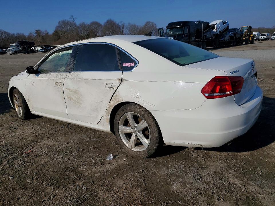 47020726 :رقم المزاد ، 1VWAT7A36FC072922 vin ، 2015 Volkswagen Passat مزاد بيع