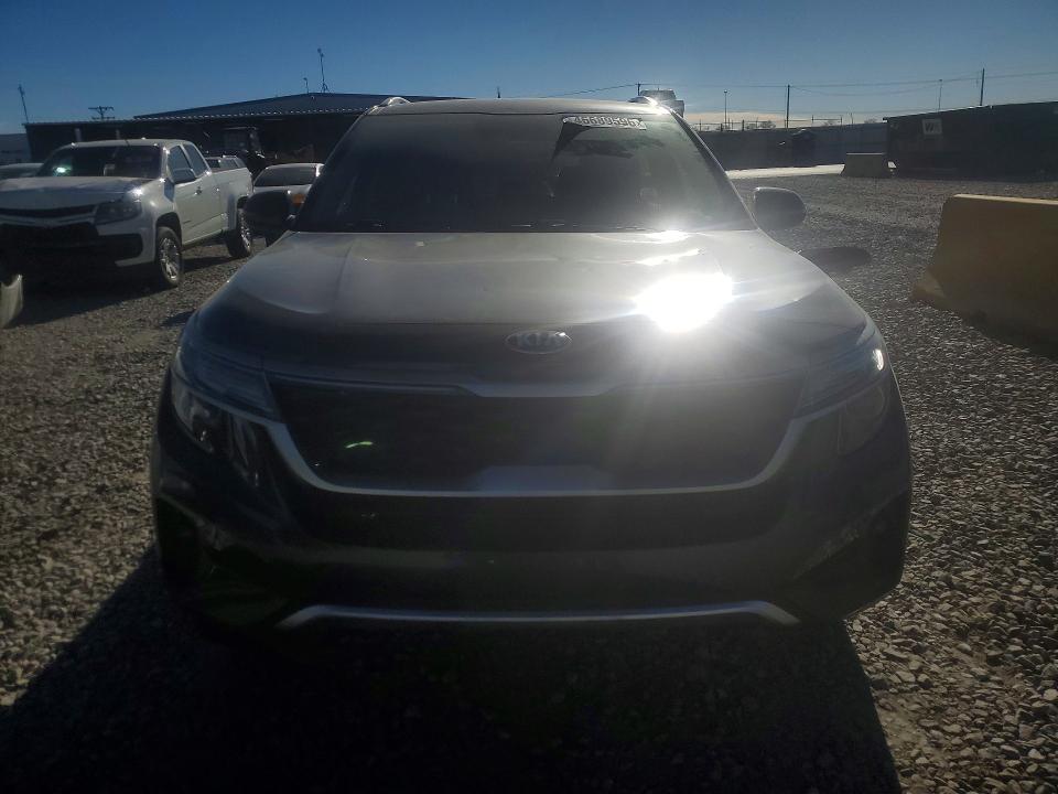 46689596 :رقم المزاد ، KNDEU2AA1M7052277 vin ، 2021 Kia Seltos مزاد بيع