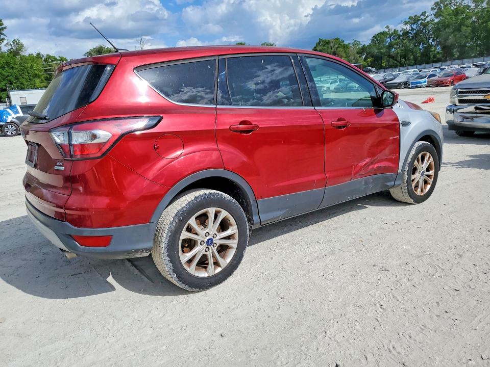 48315626 :رقم المزاد ، 1FMCU0GD9HUE86785 vin ، 2017 Ford Escape مزاد بيع