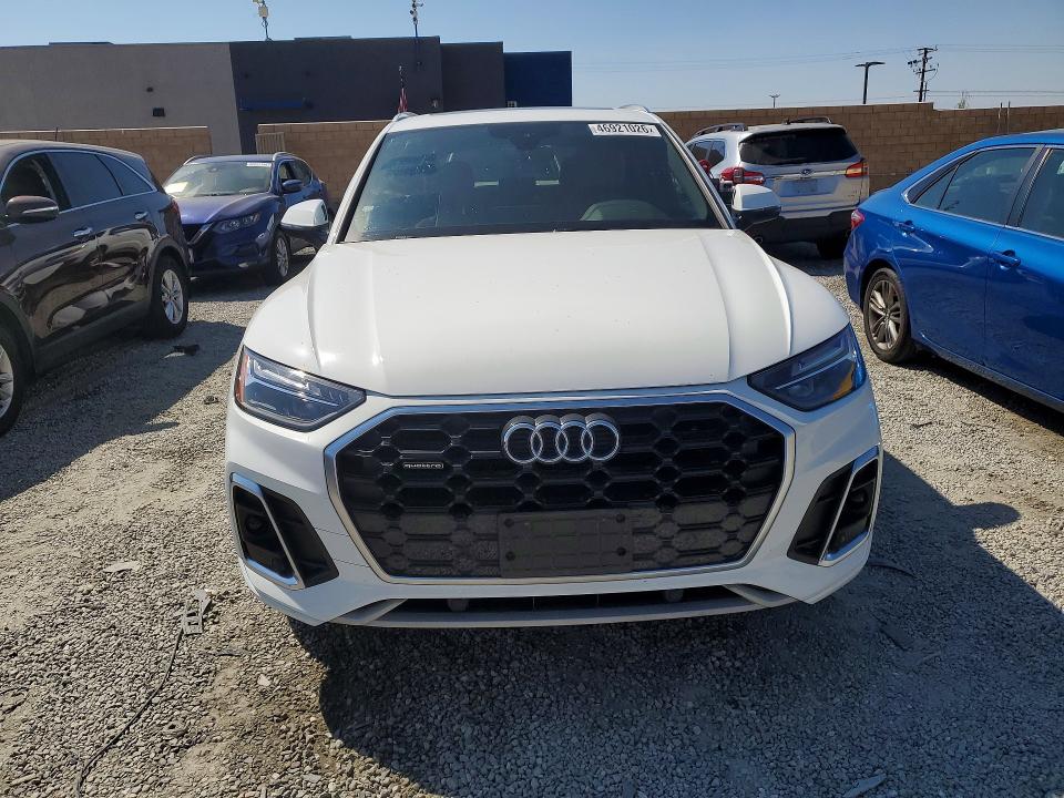 46921026 :رقم المزاد ، WA1GAAFY5N2001004 vin ، 2022 Audi Q5 مزاد بيع