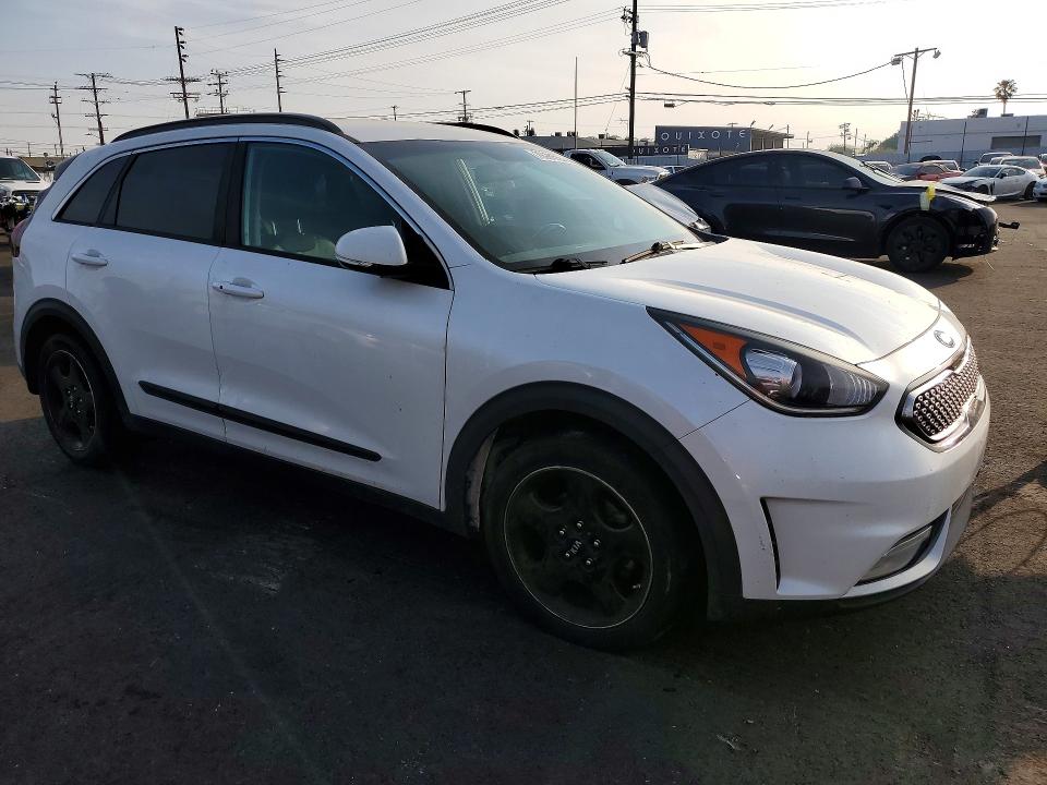 79924555 :رقم المزاد ، KNDCC3LC6H5052078 vin ، 2017 Kia Niro مزاد بيع