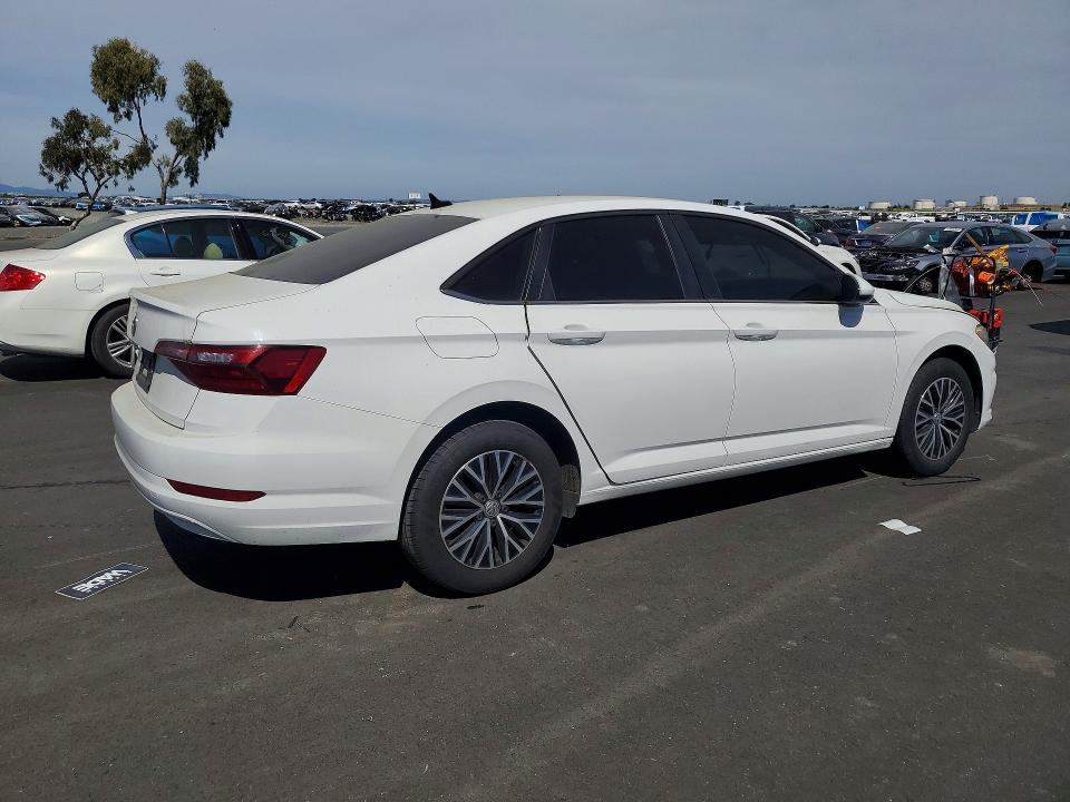 47640186 :رقم المزاد ، 3VWC57BU1MM046203 vin ، 2021 Volkswagen Jetta مزاد بيع