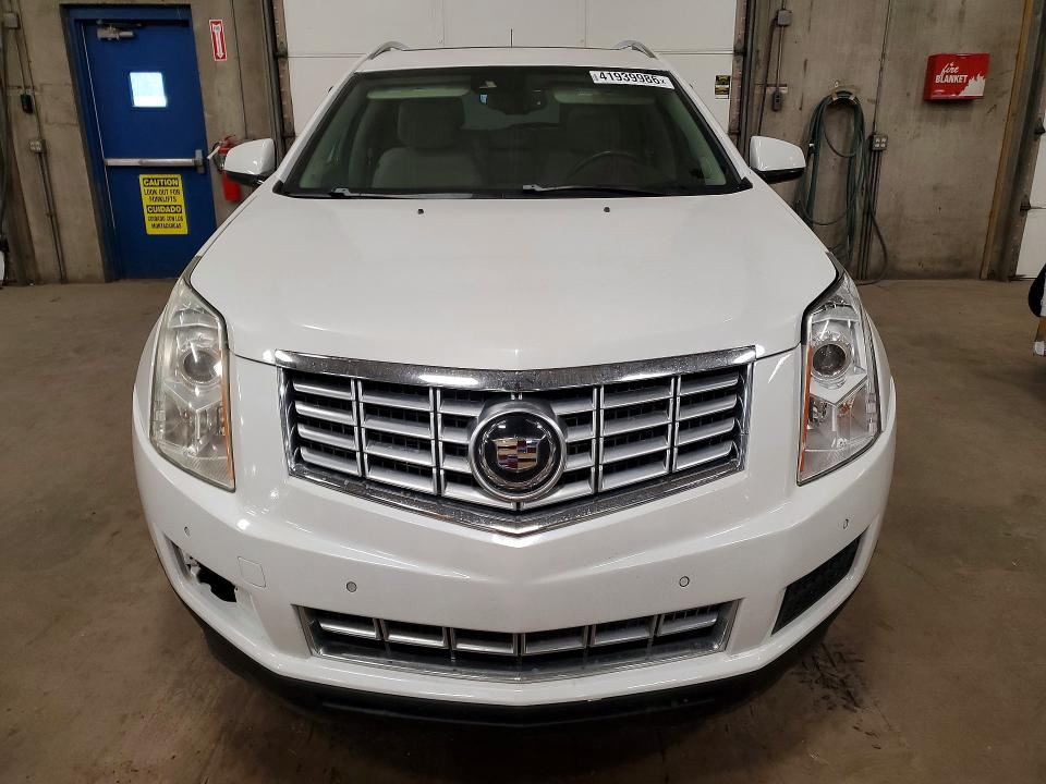 41939986 :رقم المزاد ، 3GYFNEE31FS583704 vin ، 2015 Cadillac Srx مزاد بيع