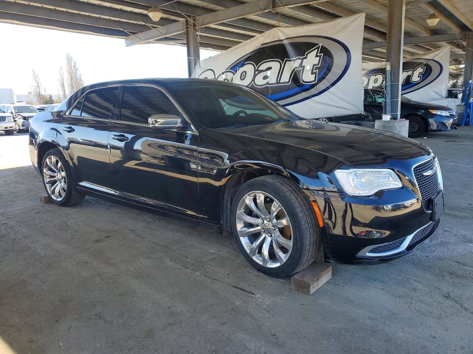 79943915 :رقم المزاد ، 2C3CCAAG4LH225578 vin ، 2020 Chrysler 300 مزاد بيع