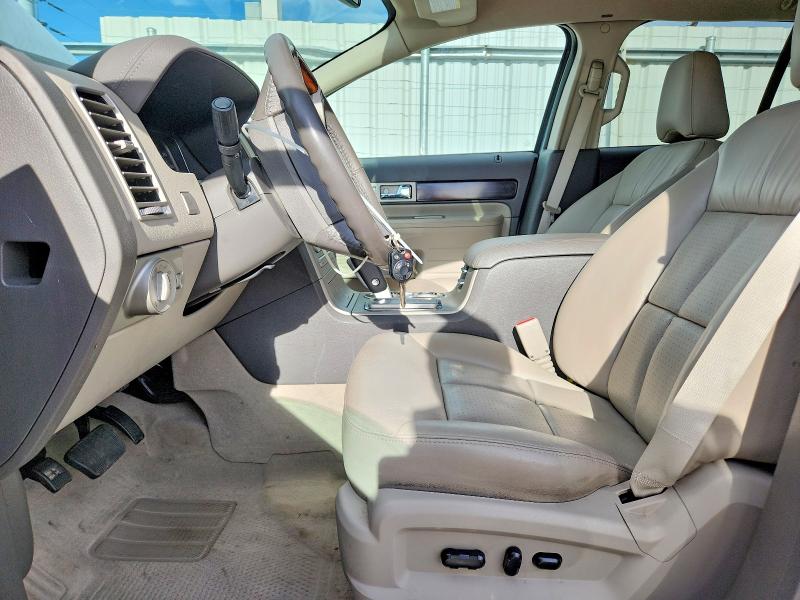 2007 Lincoln Townhouse Mkx მანქანა იყიდება აუქციონზე, vin: 2LMDU88C27BJ24945, აუქციონის ნომერი: 45820136