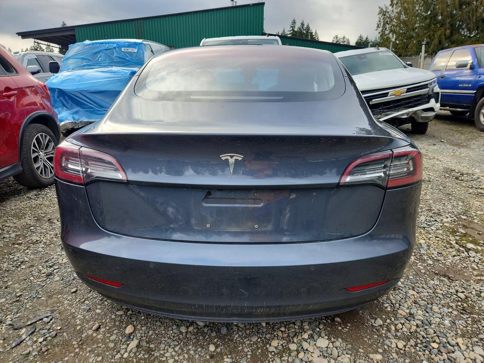 78909405 :رقم المزاد ، 5YJ3E1EA1JF052567 vin ، 2018 Tesla Model 3 مزاد بيع