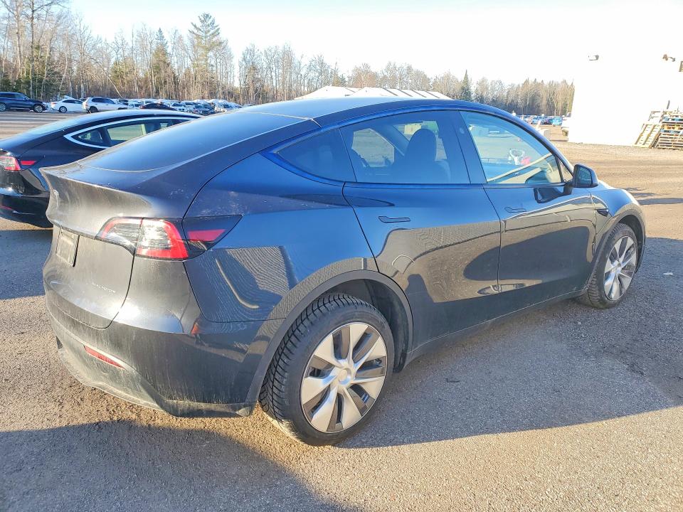 Auction sale of the 2024 Tesla Model Y, vin: 7SAYGDEE5RF989313, lot number: 46410556