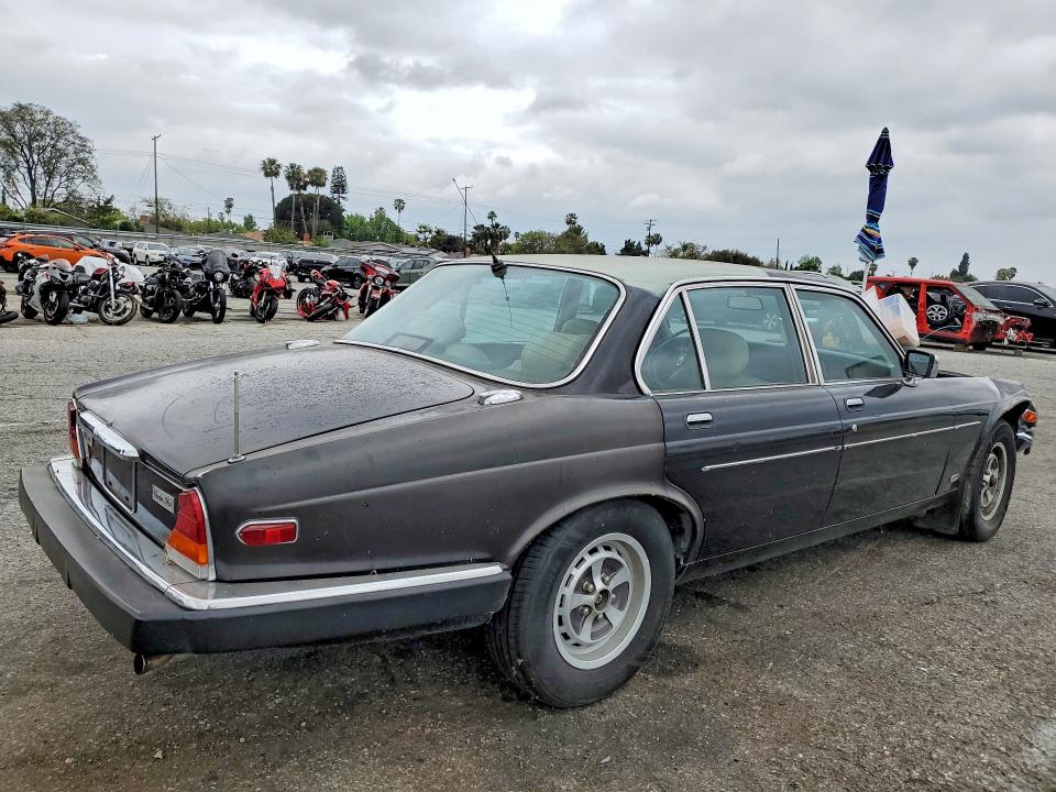 47602446 :رقم المزاد ، SAJAY134XGC438696 vin ، 1986 Jaguar Xj6 مزاد بيع