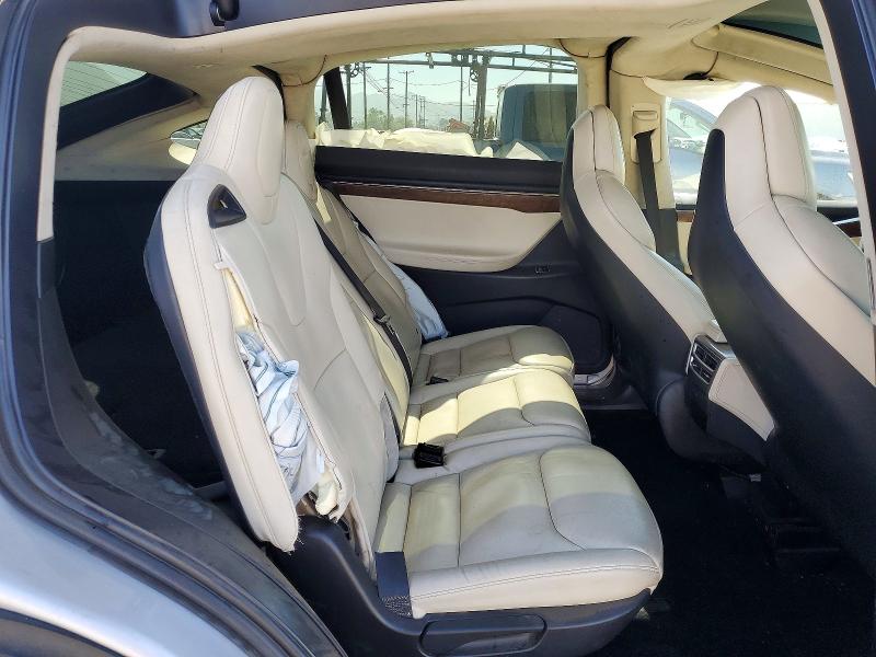 2017 Tesla Model X მანქანა იყიდება აუქციონზე, vin: 5YJXCAE27HF077113, აუქციონის ნომერი: 45677176