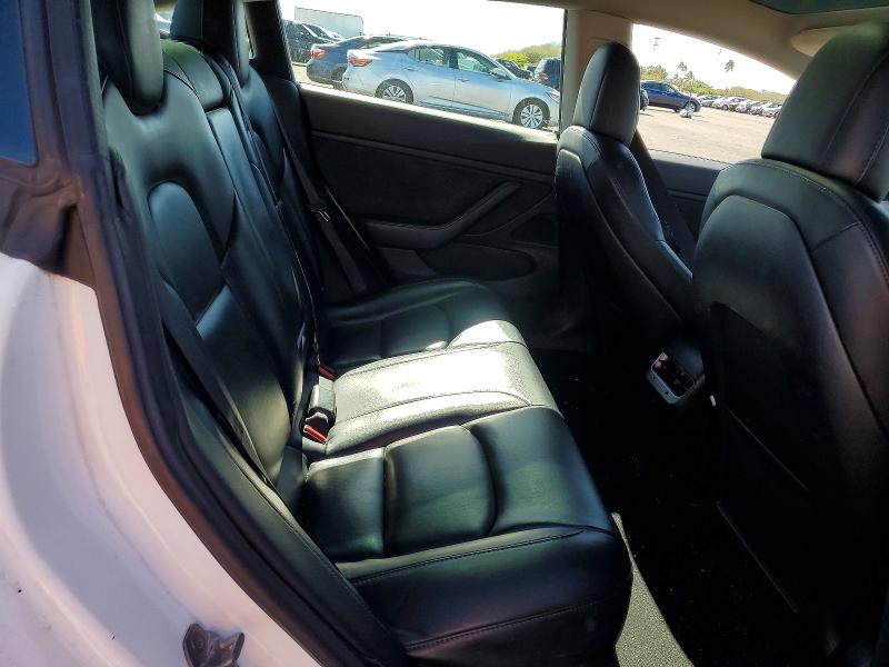 48113166 :رقم المزاد ، 5YJ3E1EA2JF098828 vin ، 2018 Tesla Model 3 مزاد بيع
