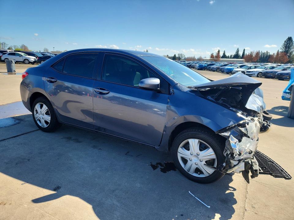 47591216 :رقم المزاد ، 5YFBURHE8FP271047 vin ، 2015 Toyota Corolla مزاد بيع