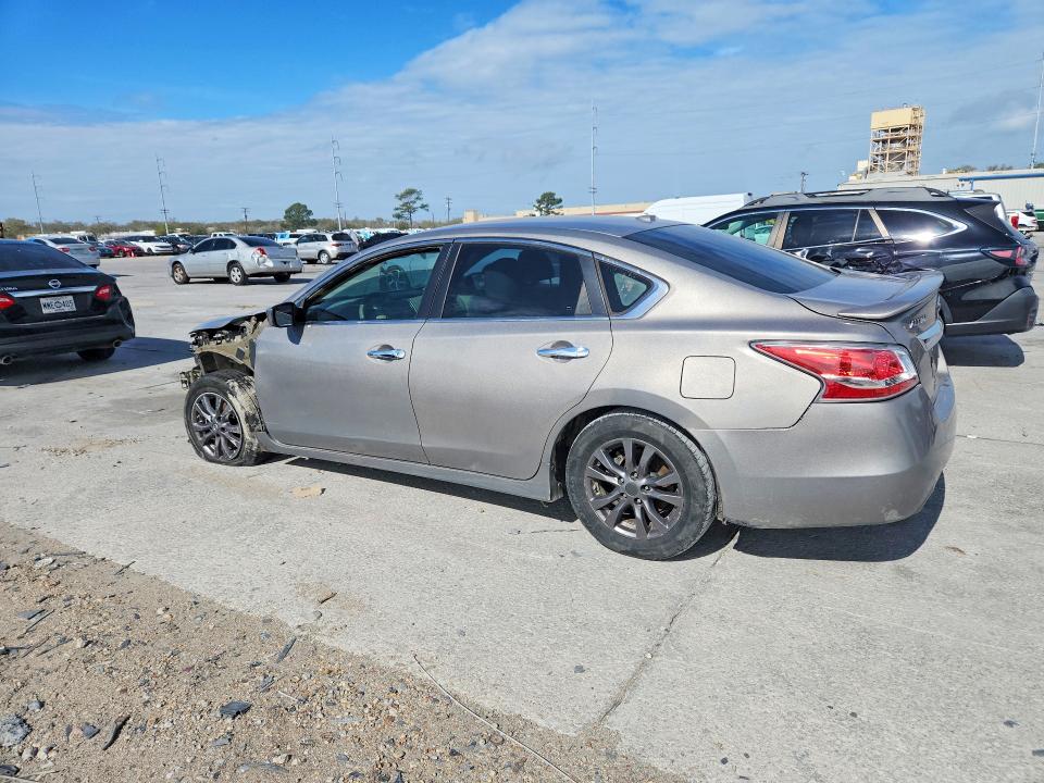 2015 Nissan Altima მანქანა იყიდება აუქციონზე, vin: 1N4AL3AP5FN908339, აუქციონის ნომერი: 79928545