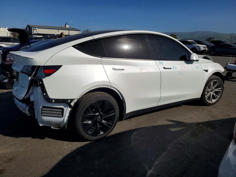 41612706 :رقم المزاد ، 7SAYGAEE4PF716245 vin ، 2023 Tesla Model Y مزاد بيع