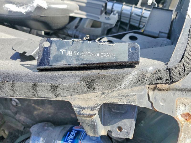 42067916 :رقم المزاد ، 5YJ3E1EA6JF092675 vin ، 2018 Tesla Model 3 مزاد بيع