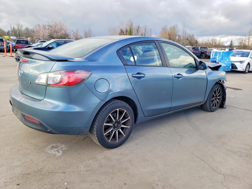 41615106 :رقم المزاد ، JM1BL1UG3B1362818 vin ، 2011 Mazda 3 مزاد بيع