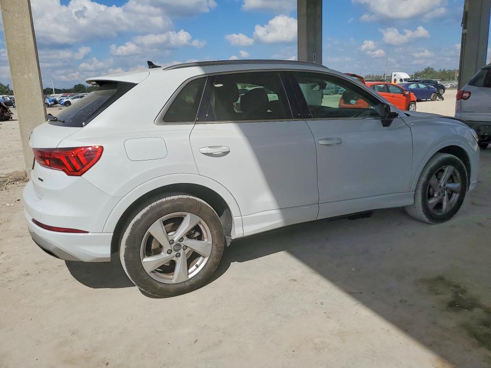 47585856 :رقم المزاد ، WA1AECF35L1101861 vin ، 2020 Audi Q3 مزاد بيع