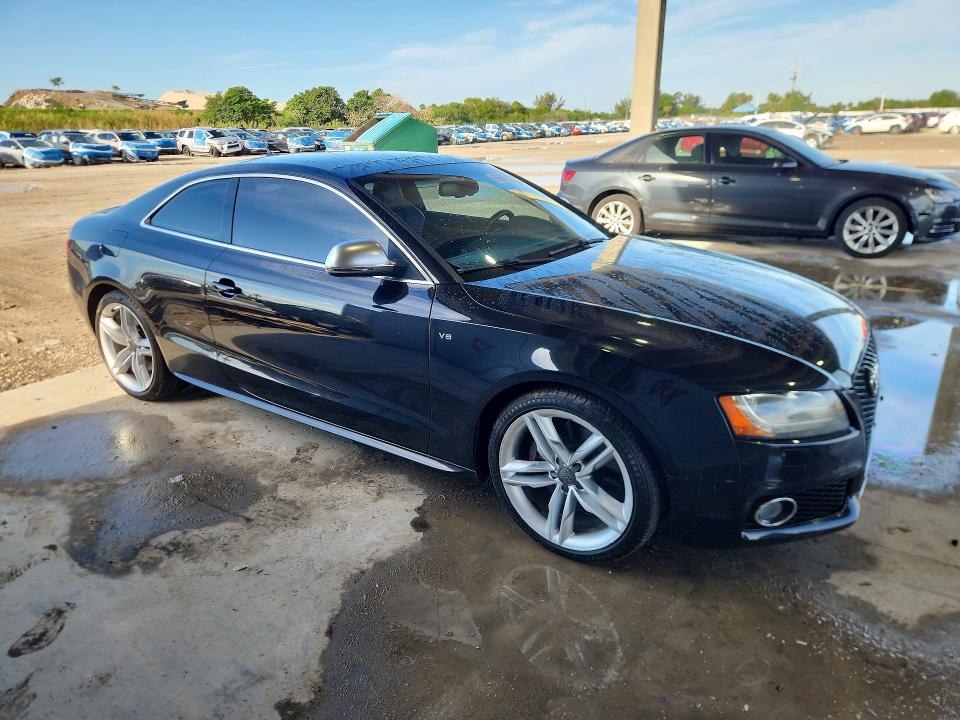 Продажа на аукционе авто 2008 Audi S5, vin: WAURV78T08A010725, номер лота: 46885226