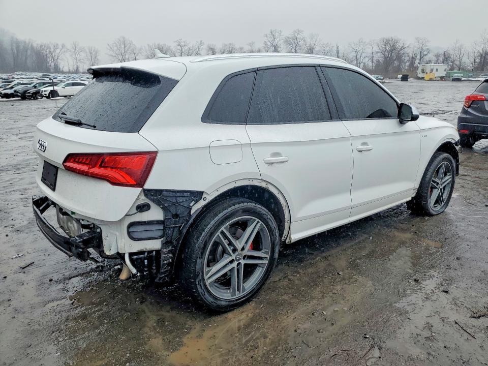 Продаж на аукціоні авто 2018 Audi Sq5, vin: WA1A4AFY1J2202714, номер лоту: 79413335