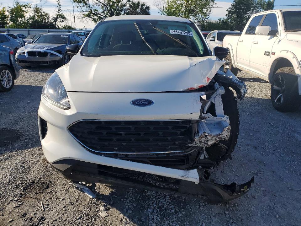 2022 Ford Escape მანქანა იყიდება აუქციონზე, vin: 1FMCU0G64NUB88416, აუქციონის ნომერი: 46467396