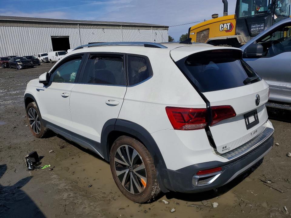 46138916 :رقم المزاد ، 3VVLX7B2XNM019130 vin ، 2022 Volkswagen Taos مزاد بيع