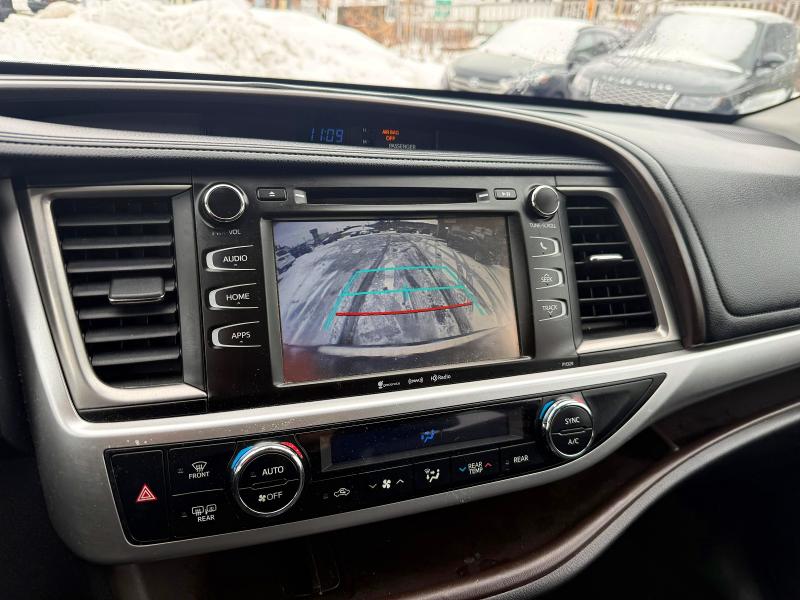 45568616 :رقم المزاد ، 5TDBZRFH5JS910676 vin ، 2018 Toyota Highlander مزاد بيع