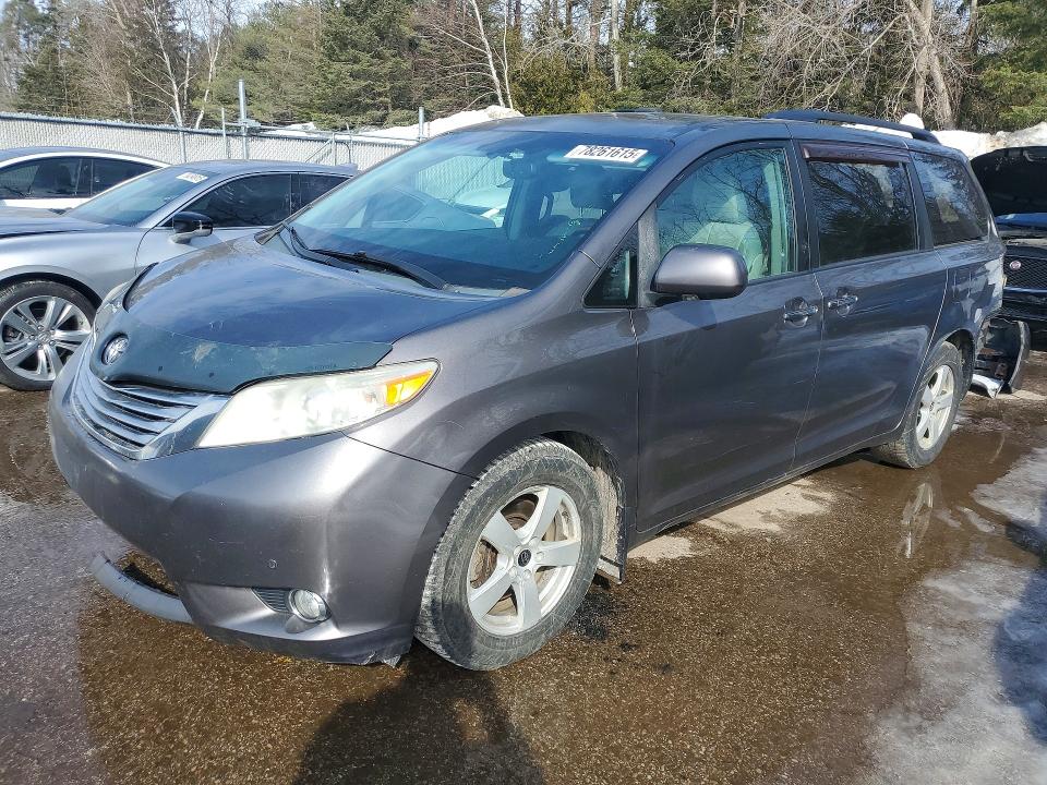 78261615 :رقم المزاد ، 5TDDK3DC6BS023610 vin ، 2011 Toyota Sienna مزاد بيع