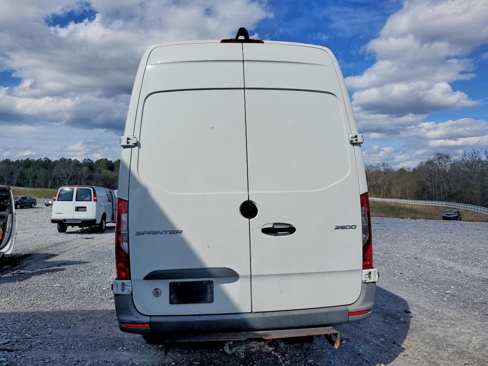 45488246 :رقم المزاد ، W1Y4ECHY4MT078036 vin ، 2021 Mercedes-benz Sprinter مزاد بيع