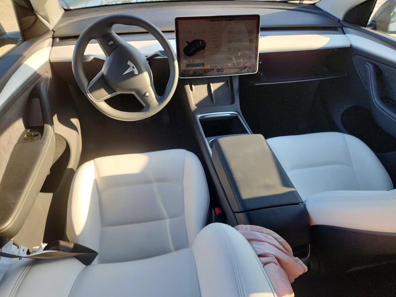 47504736 :رقم المزاد ، 7SAYGDED6SA374263 vin ، 2025 Tesla Model Y مزاد بيع