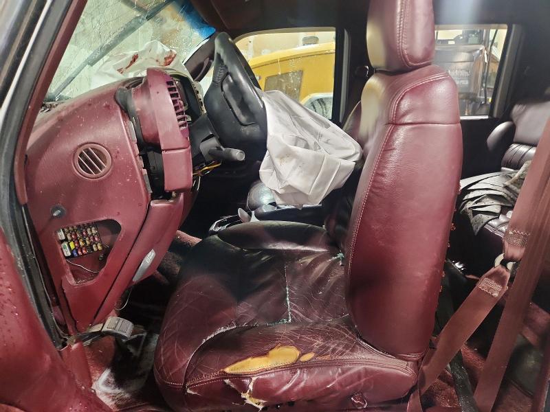 41777646 :رقم المزاد ، 1GKEK13R9XJ725251 vin ، 1999 Gmc Yukon مزاد بيع
