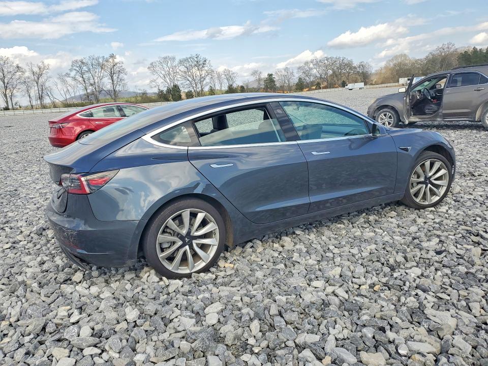78273265 :رقم المزاد ، 5YJ3E1EAXJF024010 vin ، 2018 Tesla Model 3 مزاد بيع