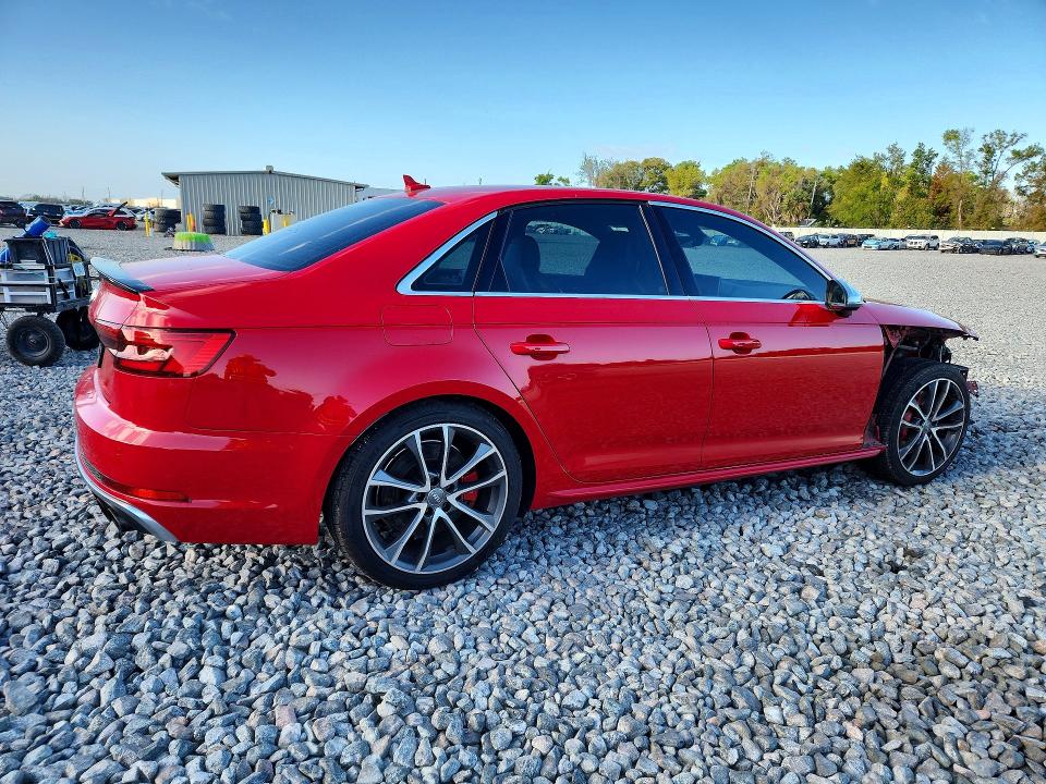 45932956 :رقم المزاد ، WAUC4AF49JA001416 vin ، 2018 Audi S4 مزاد بيع