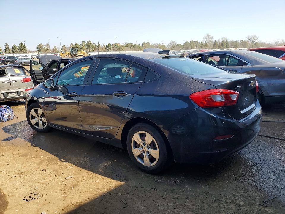 47890846 :رقم المزاد ، 1G1BC5SM8G7261755 vin ، 2016 Chevrolet Cruze مزاد بيع