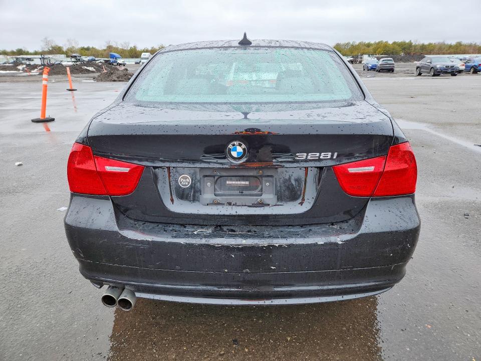 75820905 :رقم المزاد ، WBAPK5C59BA656351 vin ، 2011 Bmw 328 مزاد بيع