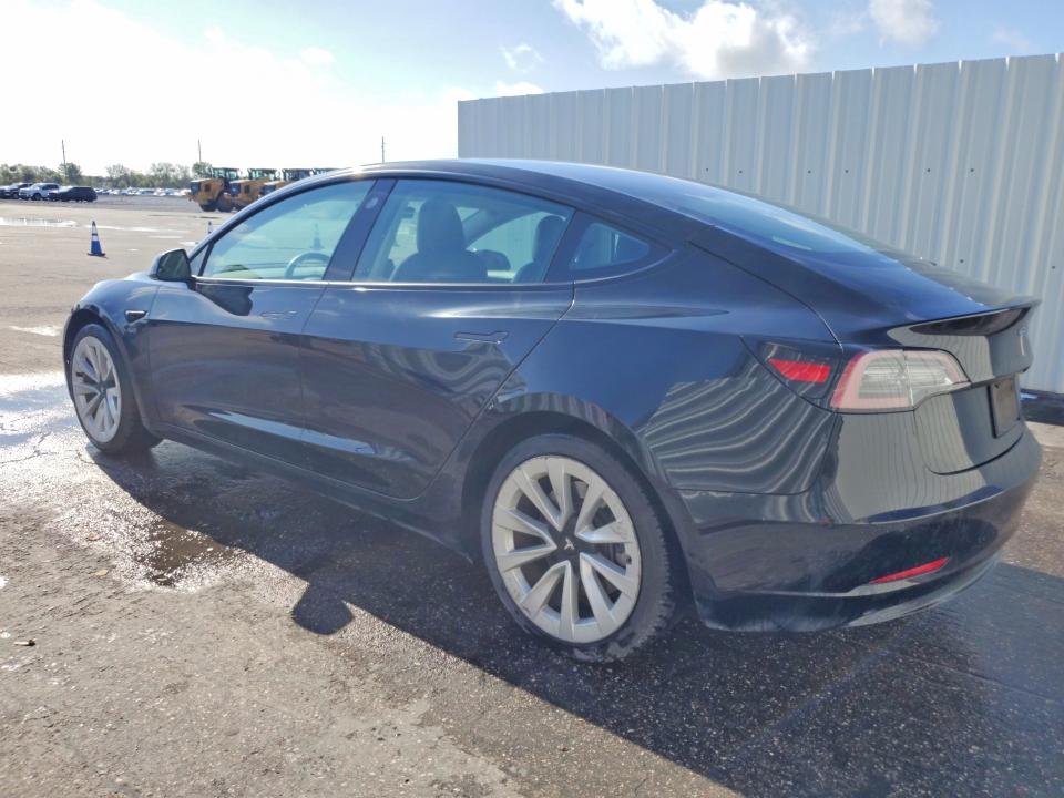 46232876 :رقم المزاد ، 5YJ3E1EA2NF372101 vin ، 2022 Tesla Model 3 مزاد بيع