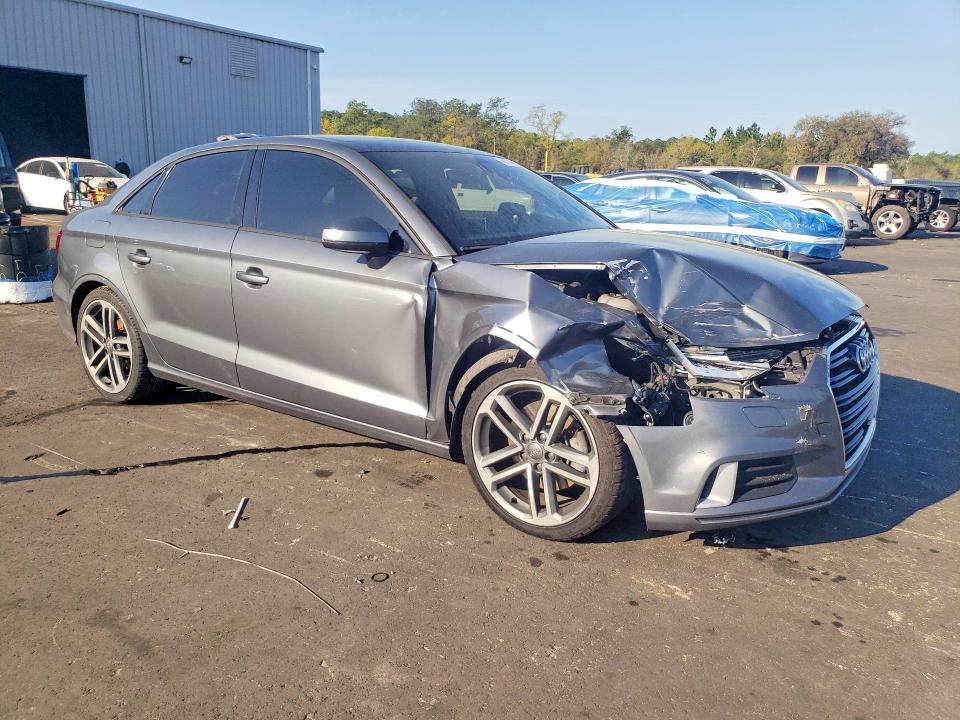 Продажа на аукционе авто 2018 Audi A3, vin: WAUAUGFF1J1042716, номер лота: 45754936
