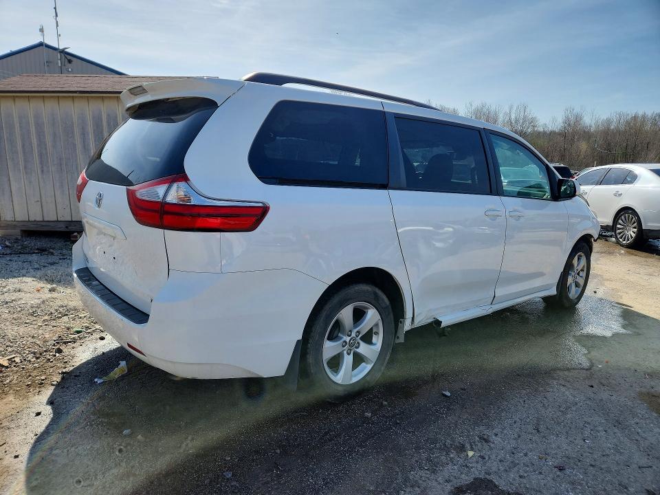 Продажа на аукционе авто 2018 Toyota Sienna, vin: 5TDKZ3DC4JS913380, номер лота: 47425966