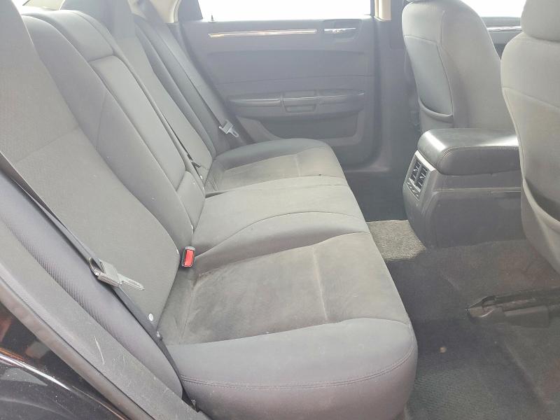 47731816 :رقم المزاد ، 2C3CA1CV0AH255823 vin ، 2010 Chrysler 300 مزاد بيع