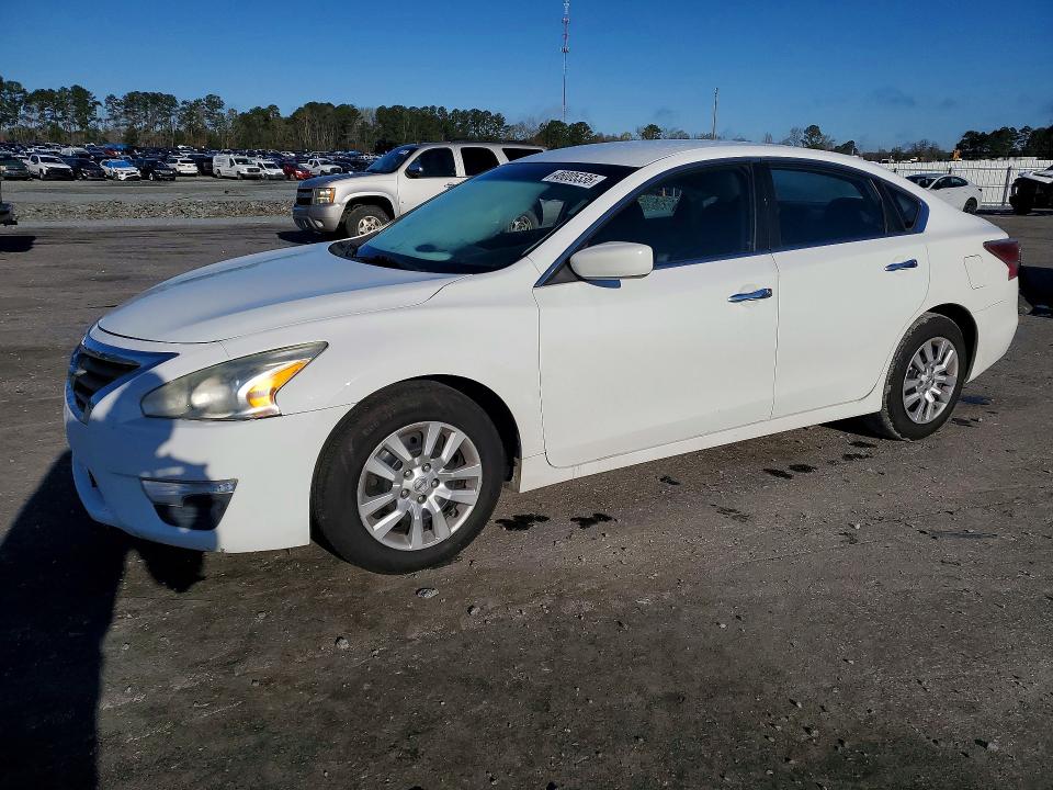 2015 Nissan Altima მანქანა იყიდება აუქციონზე, vin: 1N4AL3AP2FC253018, აუქციონის ნომერი: 46005336