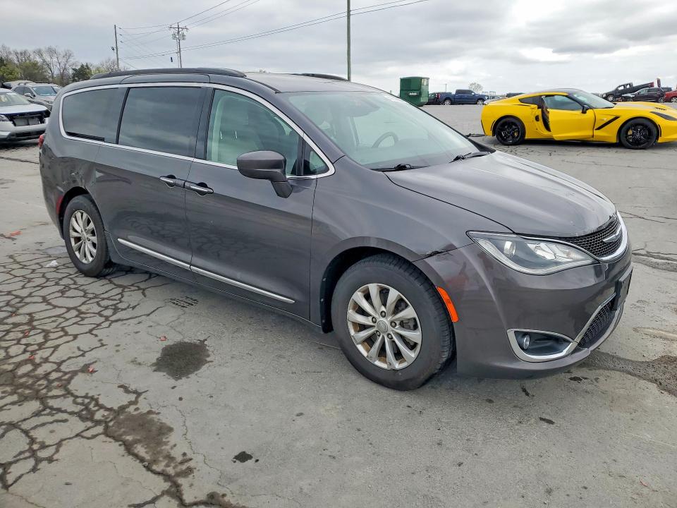 Продажа на аукционе авто 2017 Chrysler Pacifica, vin: 2C4RC1BG0HR500997, номер лота: 47955006