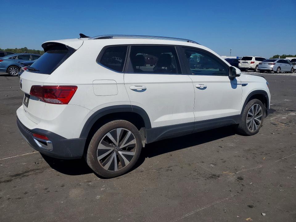 2024 Volkswagen Taos მანქანა იყიდება აუქციონზე, vin: 3VVSX7B22RM023092, აუქციონის ნომერი: 46208186