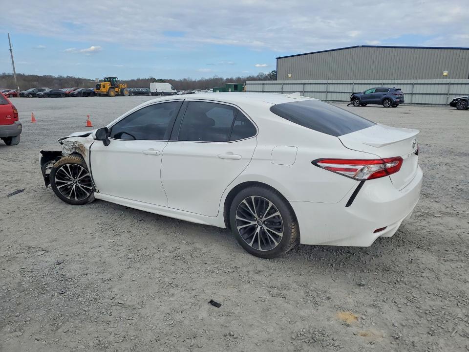 45607436 :رقم المزاد ، 4T1G11AK0LU324494 vin ، 2020 Toyota Camry مزاد بيع