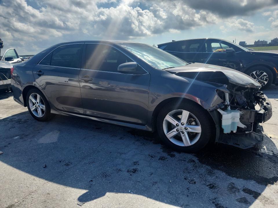 47696826 :رقم المزاد ، 4T1BF1FK0EU734185 vin ، 2014 Toyota Camry مزاد بيع