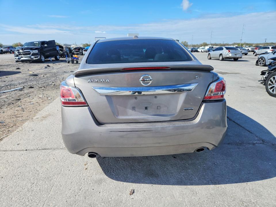 2015 Nissan Altima მანქანა იყიდება აუქციონზე, vin: 1N4AL3AP5FN908339, აუქციონის ნომერი: 79928545