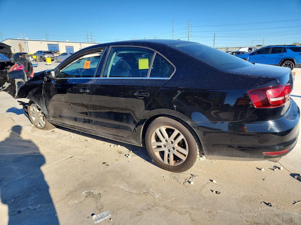 2017 Volkswagen Jetta მანქანა იყიდება აუქციონზე, vin: 3VW2B7AJ0HM329077, აუქციონის ნომერი: 45945276