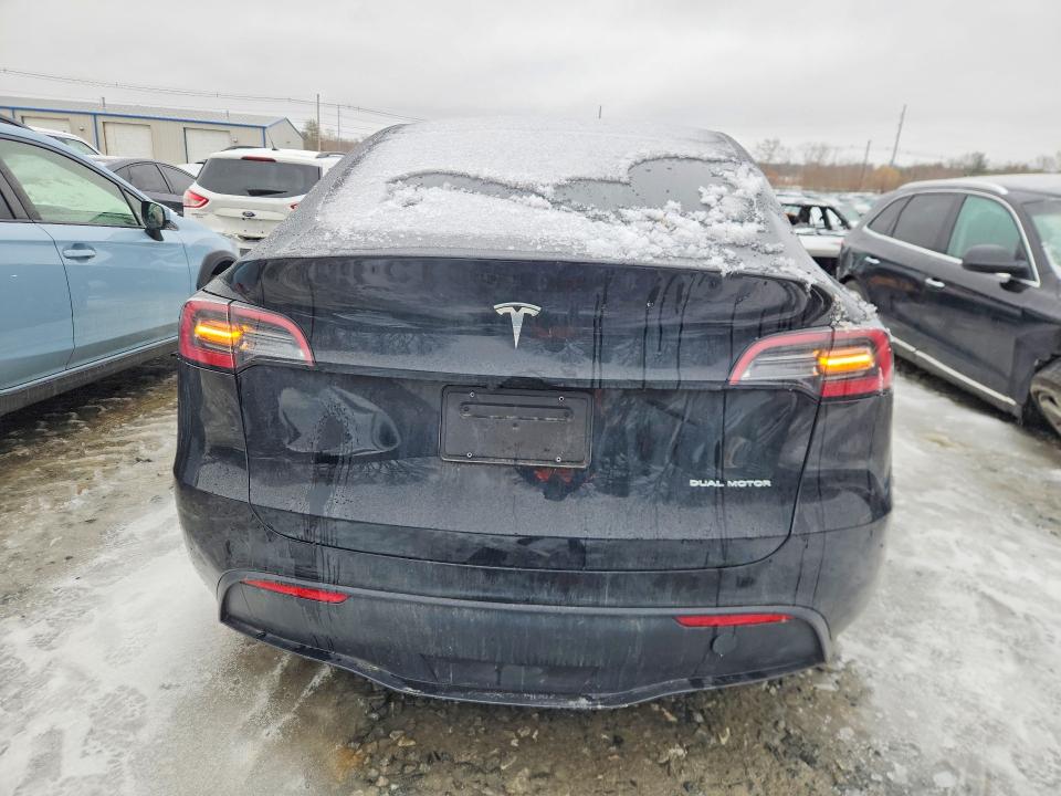Продаж на аукціоні авто 2024 Tesla Model Y, vin: 7SAYGAEE9RF155883, номер лоту: 79759345